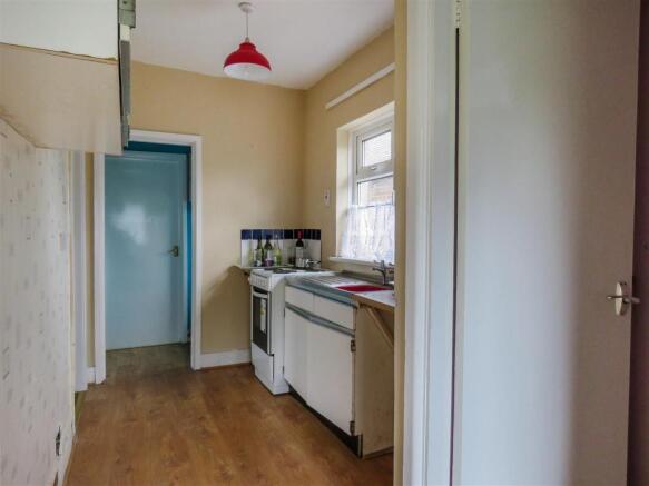 Kitchen 3.JPG