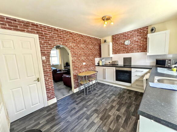 Wellington Road, Old Colwyn, Colwyn Bay, LL29 9ND photo 5