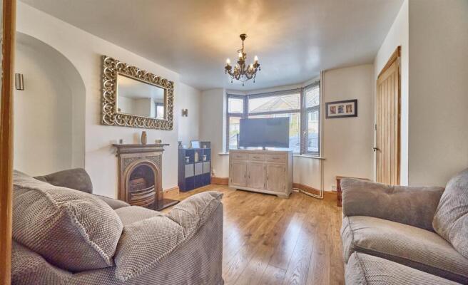 Lounge to front