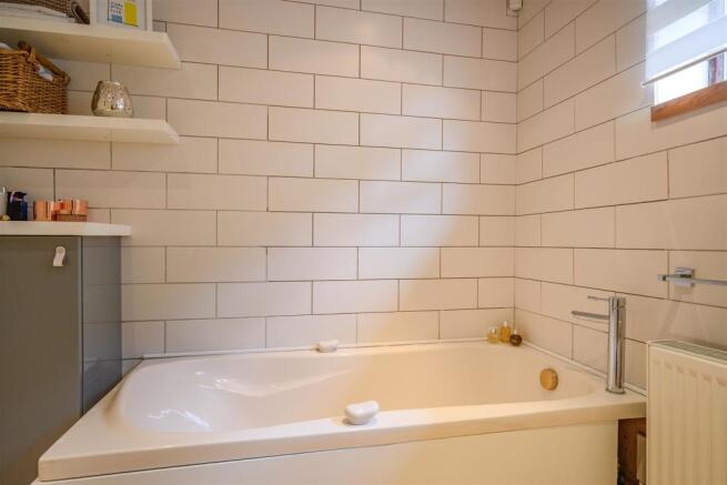8481616-interior57.jpg