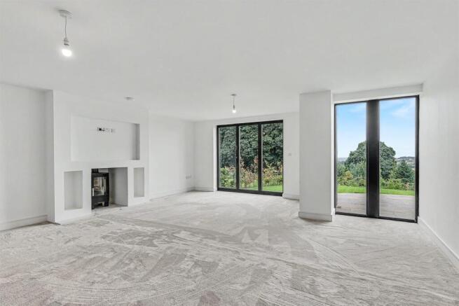 4 bed Detached for sale Image 12