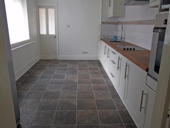 KITCHEN/ BREKFAST RO