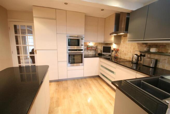 BREAKFAST KITCHEN