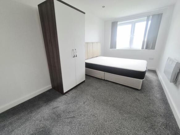 2 bed Apartment to rent Image 6