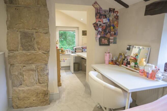 4 bed Semi-Detached for sale Image 10