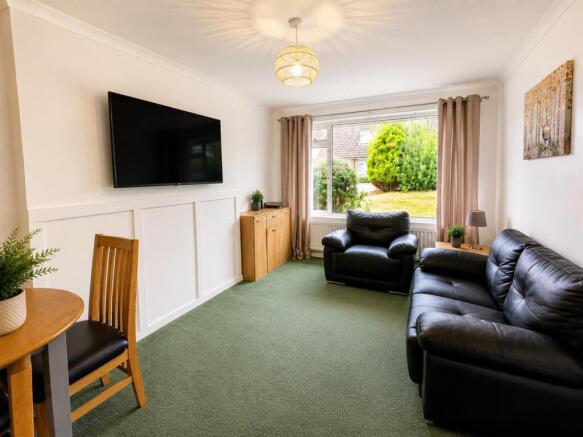 2 bed Semi-Detached Bungalow for sale Image 5