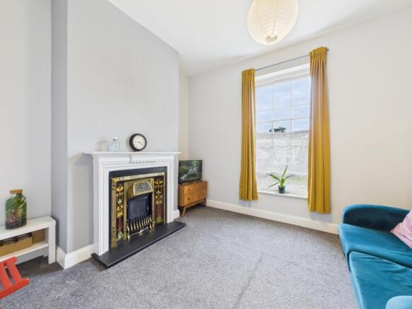 CAM03062G0-PR0189-STILL015