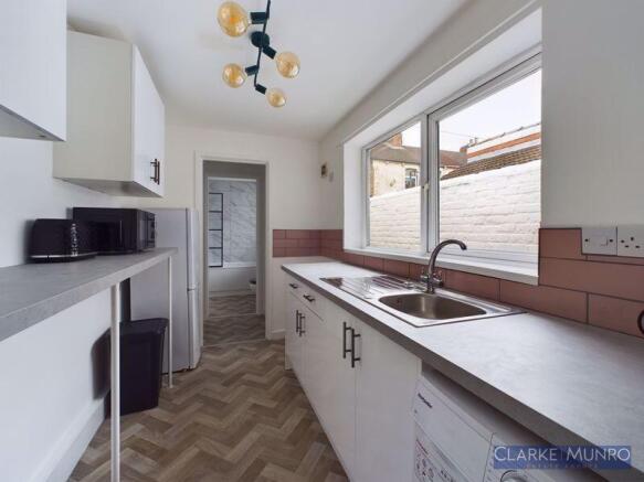 3 bed Town House to rent Image 6