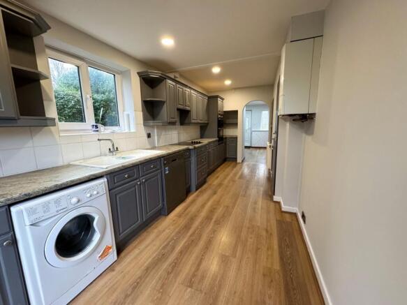 3 bed Semi-Detached for sale Image 4