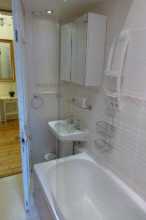 300042_wellingtonbath1.jpg