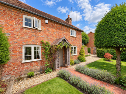 Lyndhurst Road, Brockenhurst, SO42