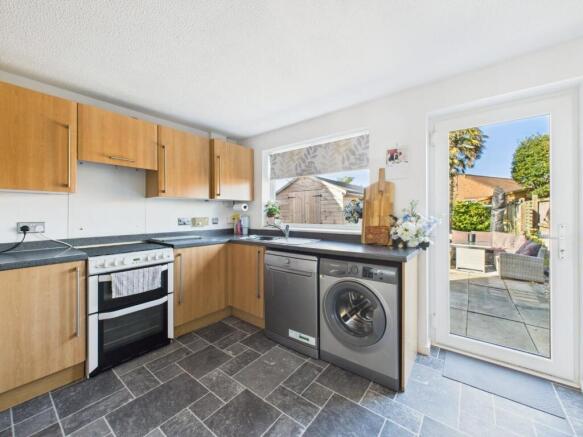 3 bed Semi-Detached for sale Image 11