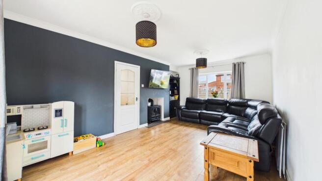 CAM03669G0-PR0062-STILL010