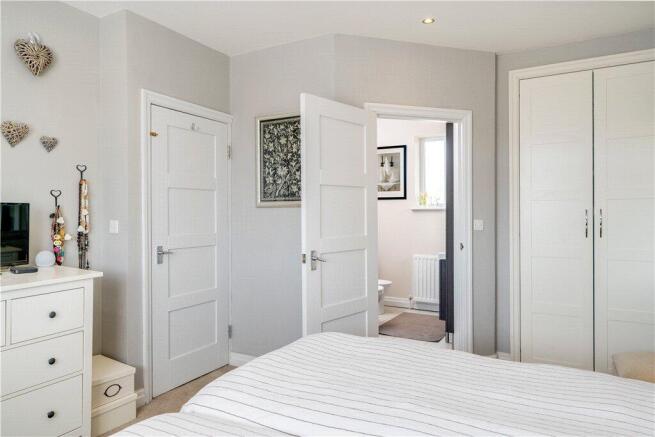 4 bed Semi-Detached for sale Image 10