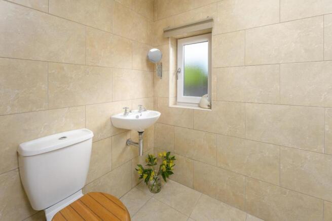 Bedroom One Ensuite-1.jpg
