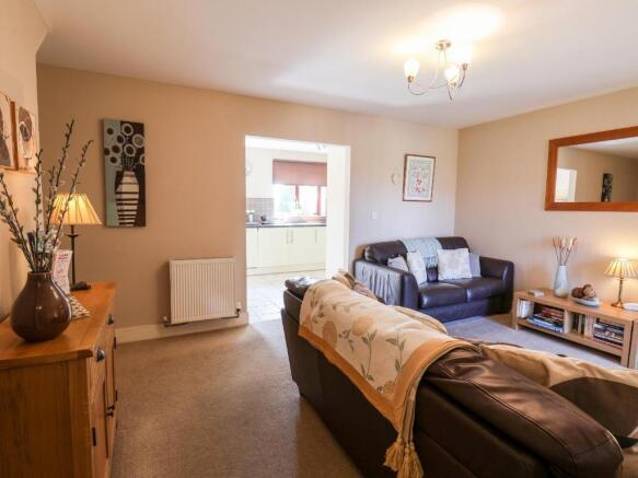 3 bed House for sale Image 3