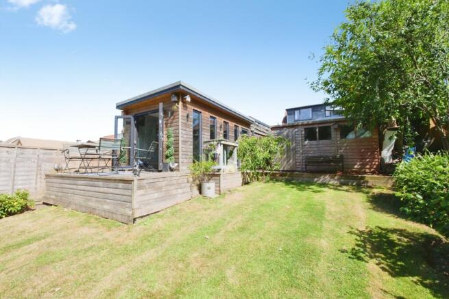 3 bed Semi-Detached Bungalow for sale Image 12