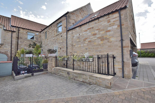 4 bed Terraced for sale Image 4