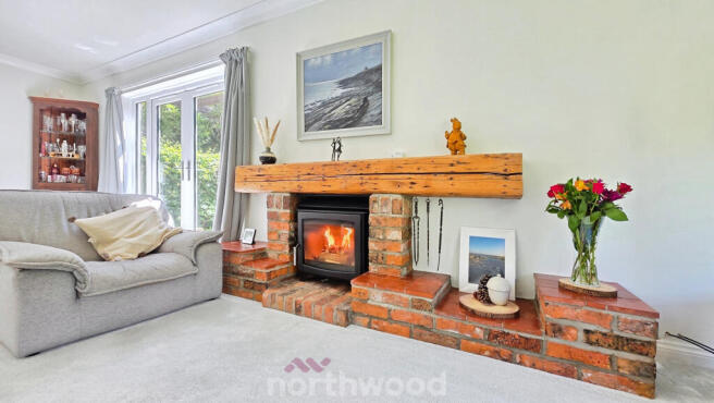 5 bed Detached for sale Image 4