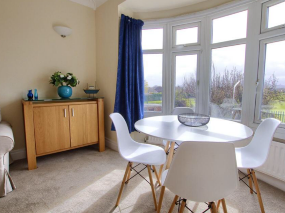 2 bed Flat to rent Image 4