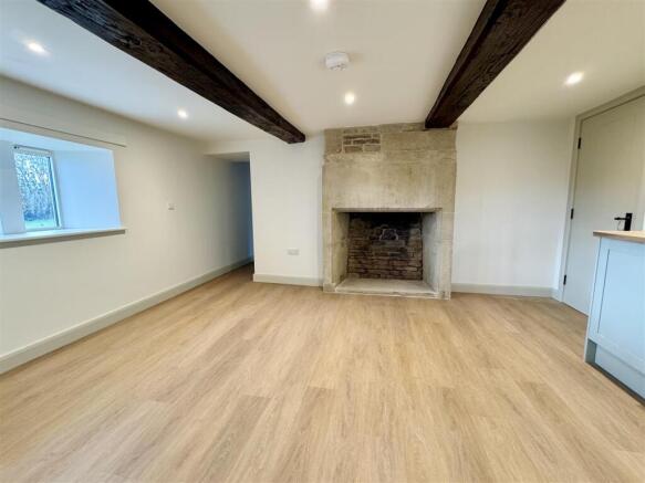 3 bed Semi-Detached to rent Image 6