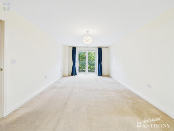 CAM03852G0-PR0438-STILL005