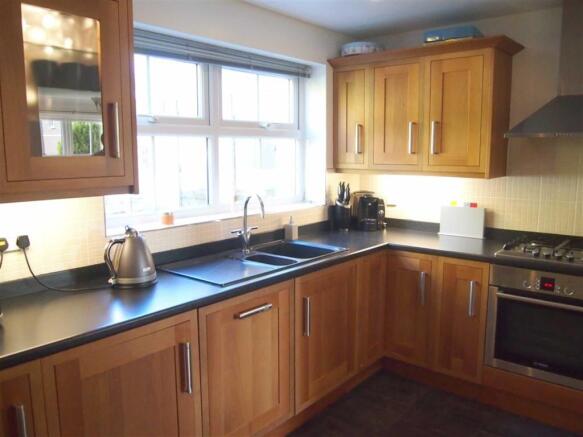 KITCHEN/BREAKFAST RO