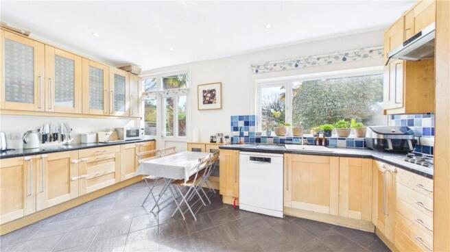 Queens Drive, Surbiton, KT5 photo 4