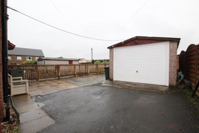14 - Garage.JPG