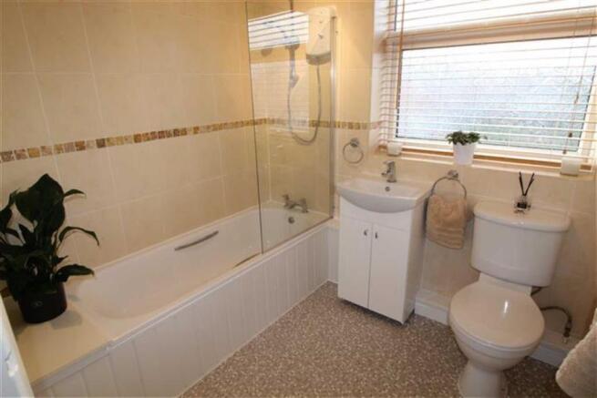 Bathroom Edin.jpg