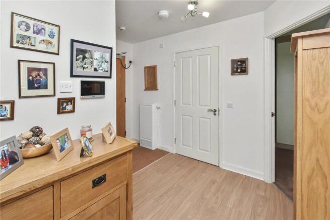 2 bed Apartment for sale Image 12