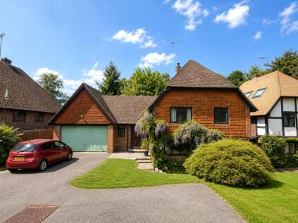 Broad Ha'penny, Wrecclesham, Farnham, Surrey, GU10