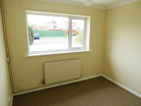 bedroom 2.JPG
