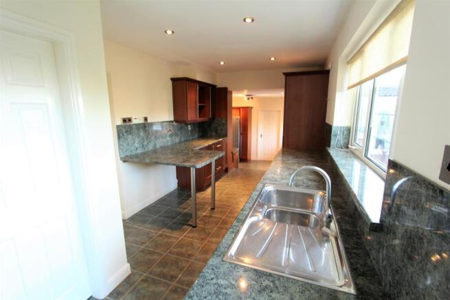 Kitchen (2)