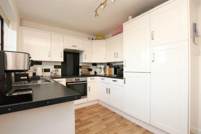 Kitchen..JPG