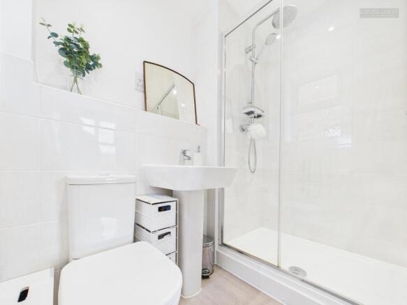En-Suite To Master Bedroom
