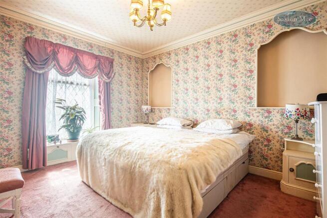 4 bed Detached for sale Image 10