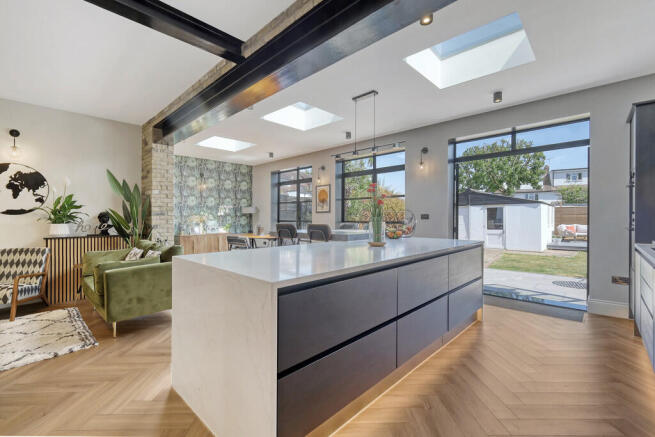 6 Winsford Garden...