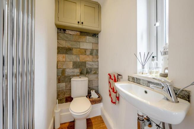 4 bed Semi-Detached for sale Image 10