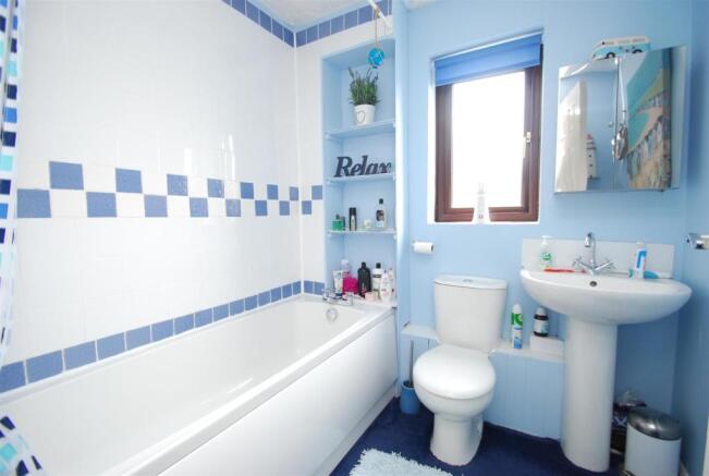 FAMILY BATHROOM