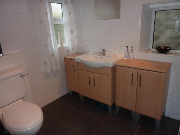 SHOWER ROOM