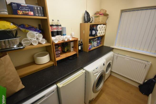 SEPARATE UTILITY ROOM