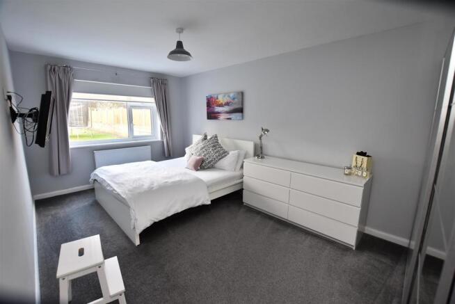 BEDROOM 1.JPG