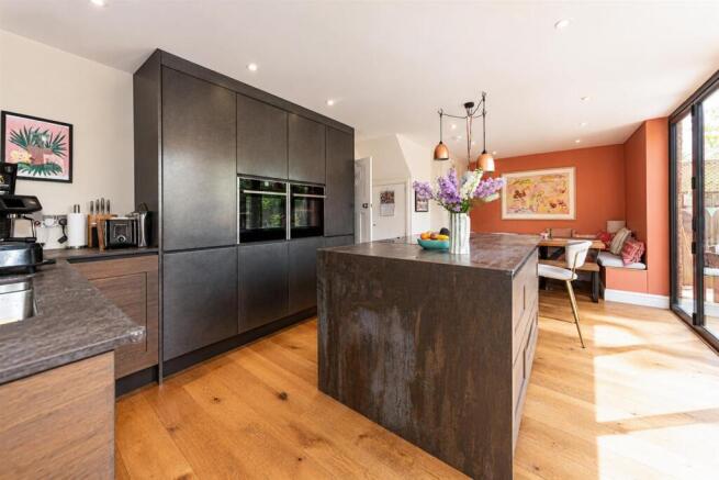 2 Arthur Road (16).jpg