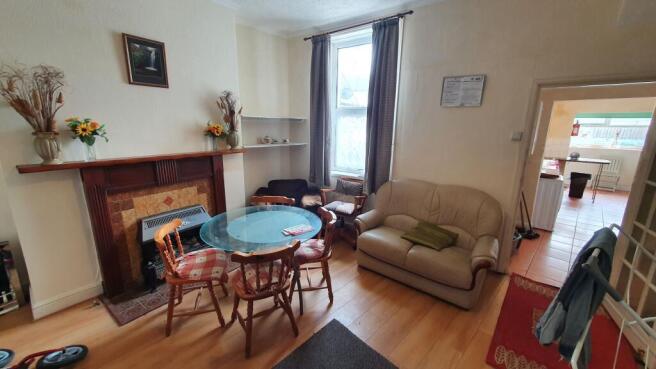 1 bed House Share to rent Image 7