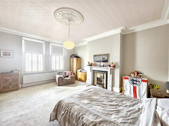 1 bed Flat for sale Image 5