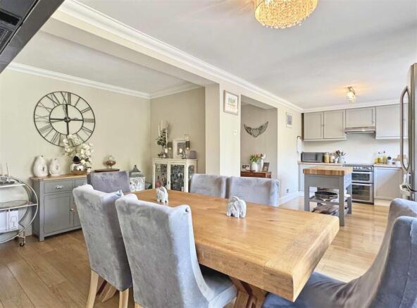 Dining Area.jpg