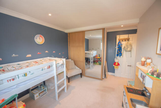 4 bed Town House for sale Image 12