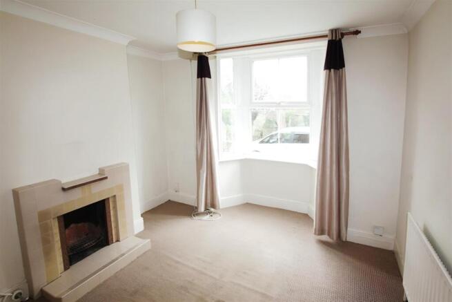Living Room-Nene View-Irthlingborugh-2 bed house t