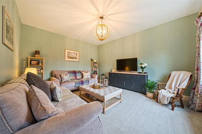 5 bed Detached for sale Image 6